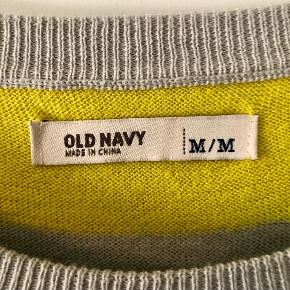 Old Navy Gray & Yellow Striped Lightweight Sweater Long Sleeve Size M - Picture 2 of 4